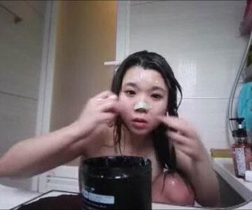 女性のウェブカメラとお風呂