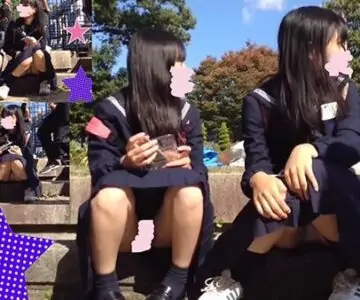 ごっつ可愛い制服娘2名のサービスしすぎパンチラ