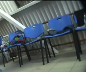 プールの警備員１