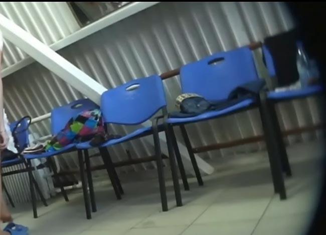 プールの警備員１

