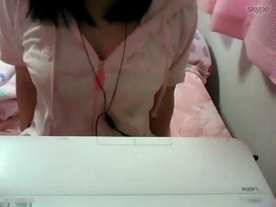 やわらかそうなチチをワシ掴み